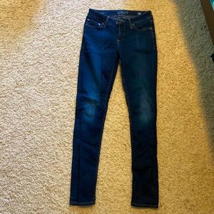 LOW RISE LUCKY BRAND JEANS